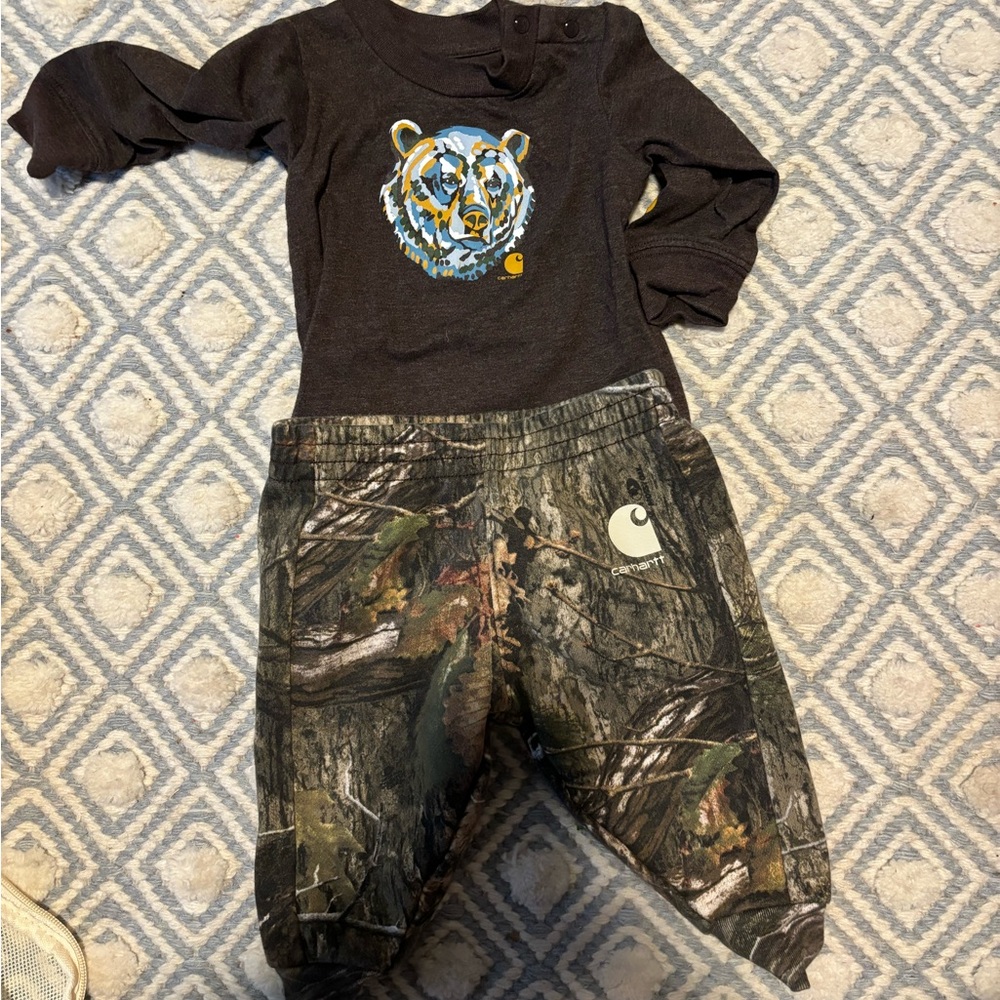 Carhartt Brown Bear Graphic Set
